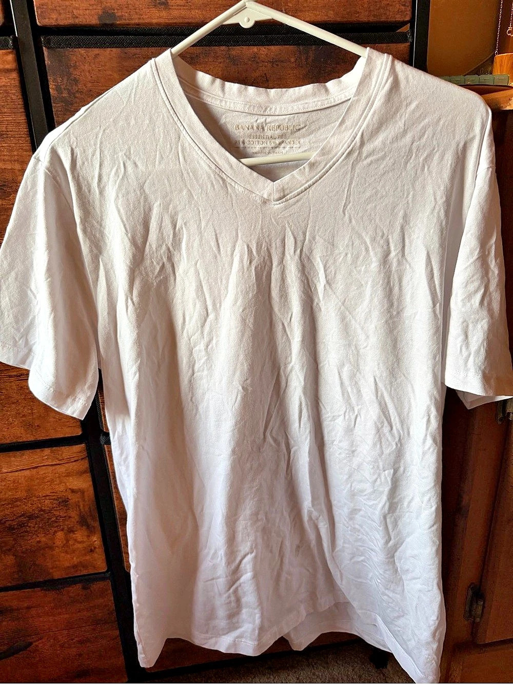 NWOT Banana Republic Essential Tee V-Neck T-Shirt in White Size Large ; Set of 2